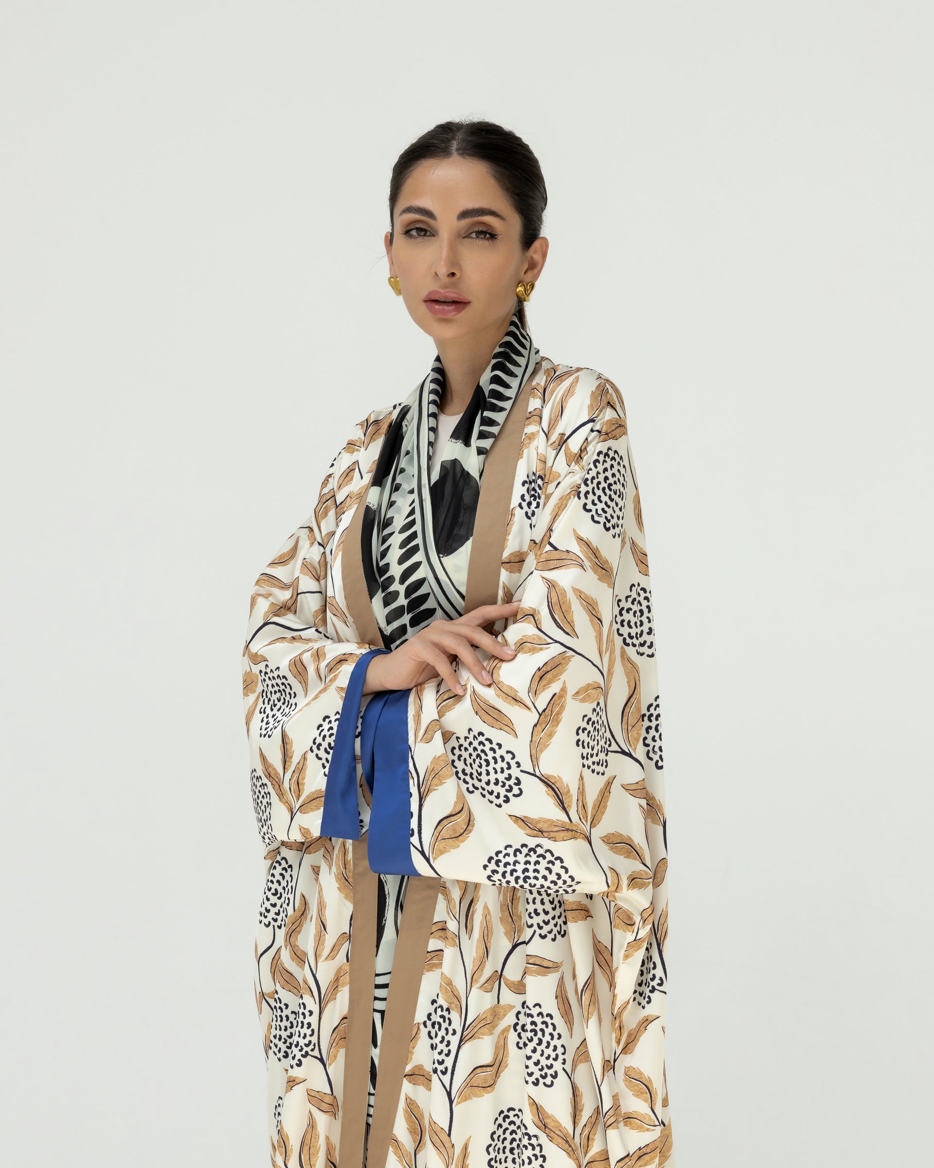 Mira in Beige